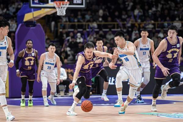 杨瀚森完成14队试训启程纽约，NBA选秀前景引热议