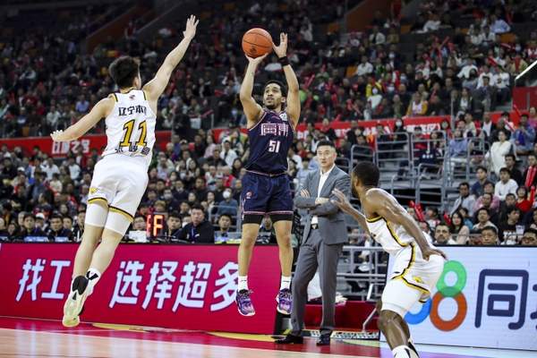 上海外援洛夫顿转战绿军夏联 能否叩开NBA大门引关注