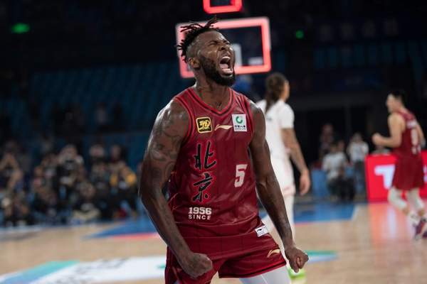 山西男篮重磅引援！前NBA全明星中锋考辛斯加盟，新赛季内线实力飙升