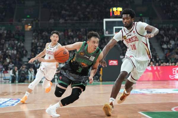湖人裁掉米尔顿腾名额，斯玛特2年1100万加盟奇才：深度解析交易背后的战略布局