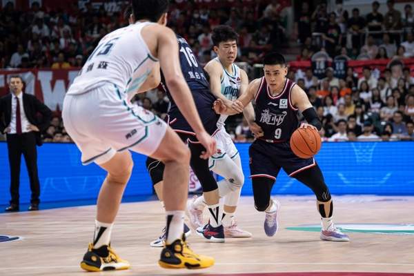 杨瀚森2025NBA夏季联赛首秀时间敲定！7月12日迎战勇士