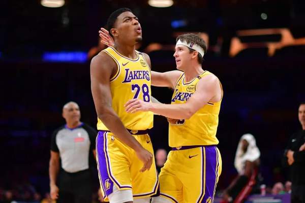 NBA直播软件在哪看？2025最新观赛指南