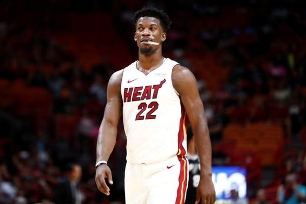 奇才前锋米德尔顿执行球员选项，NBA休赛期交易市场再起波澜