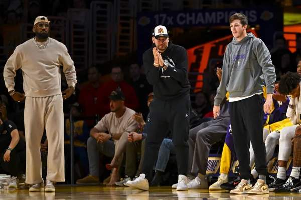 NBA直播吧JRS低调看直播有哪些特点？