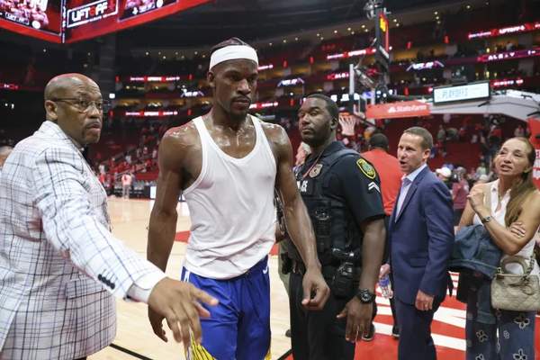 2025年NBA直播今天有哪些精彩对决？不容错过的赛事指南