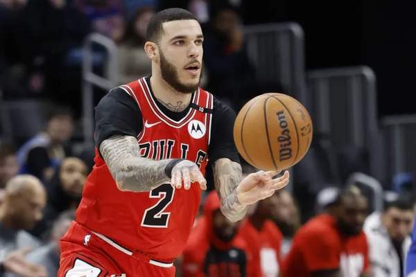 文班亚马蝉联MVP+DPOY+盖帽王创历史 全能表现改写联盟格局