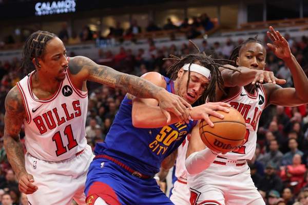 勒布朗·詹姆斯：NBA传奇的持续进化与影响力