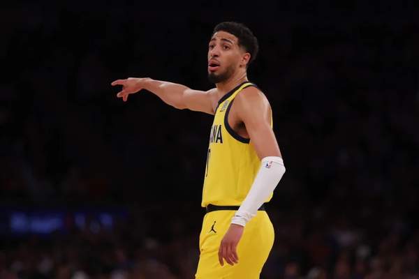 曾凡博入选新秀一阵创亚洲纪录，中国篮球新星闪耀NBA舞台