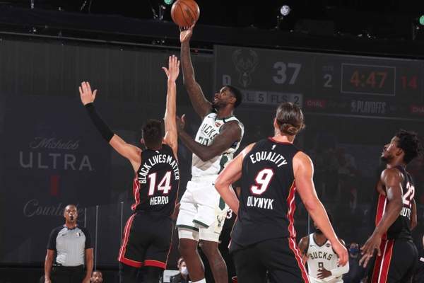 揭秘NBA球员体能训练的科学体系与实战技巧