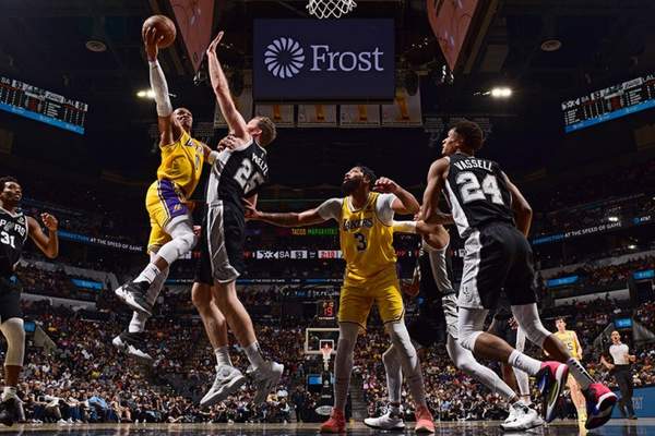 NBA总决赛史上五大惊天逆转：从绝境到荣耀的经典瞬间