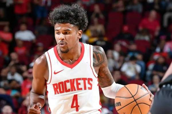 杨瀚森代表开拓者出战NBA夏季联赛引发热议，中国篮球新星闪耀国际舞台