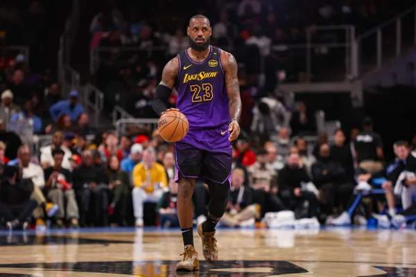 如何免费观看NBA比赛直播及绿茵赛事？