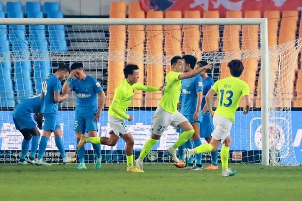 国足东亚杯23人名单初现端倪 韦世豪落选3新星引关注